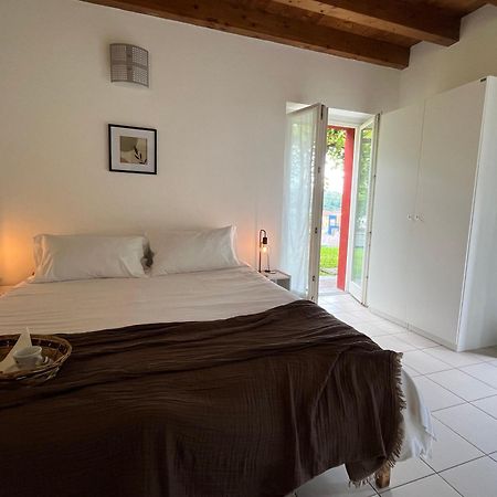 Ostello Casa Rossa Laveno-Mombello Buitenkant foto