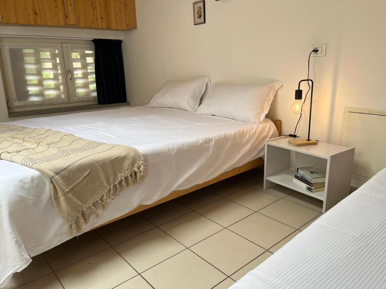 Ostello Casa Rossa Laveno-Mombello Buitenkant foto