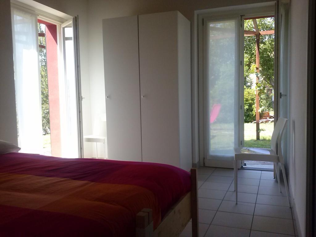 Ostello Casa Rossa Laveno-Mombello Kamer foto