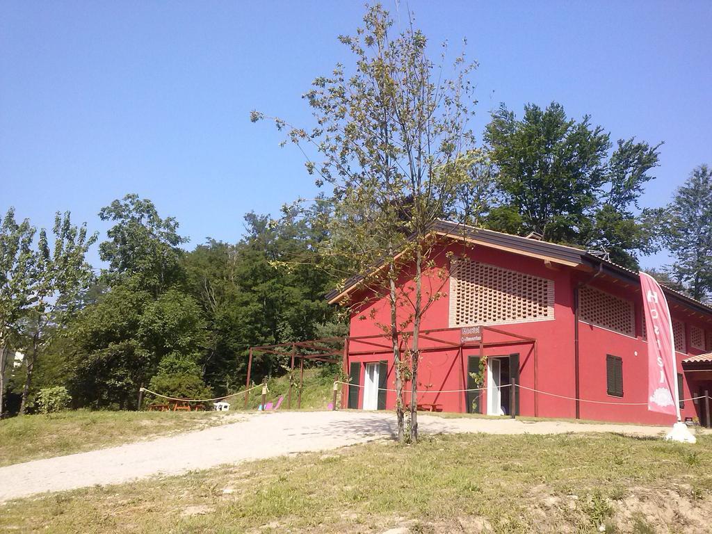 Ostello Casa Rossa Laveno-Mombello Buitenkant foto